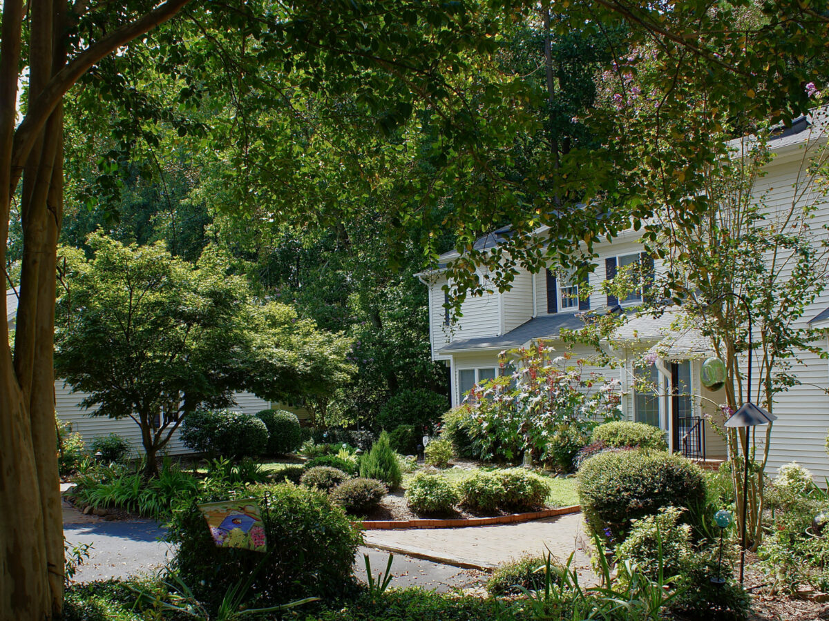 Photo showing landscaping at Countryhouse